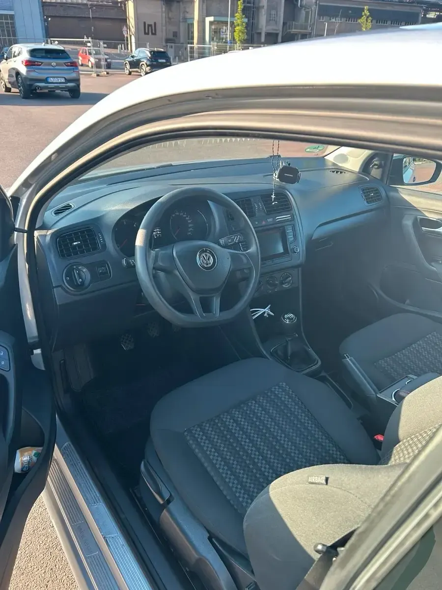 Gebraucht VW Polo 75 PS (55 kW) 2014 Silber Kleinwagen