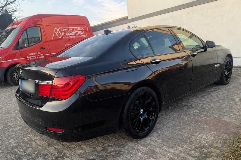 Gebraucht BMW 730 245 PS (180 kW) 2011 Schwarz Limousine