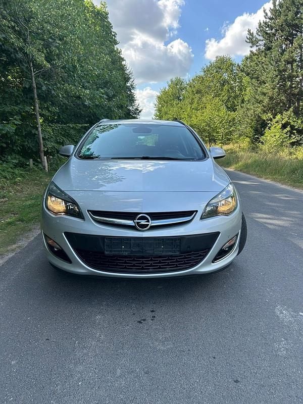 Silber Gebraucht 2013 Opel Astra Kombi | 4.250 € (Superpreis) - Bild 1/4
