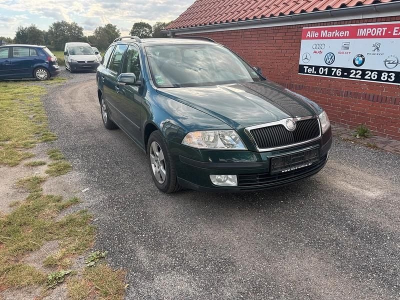 Grau Gebraucht 2008 Skoda Octavia Kombi | 3.100 € (Fairer Preis) - Bild 1/4