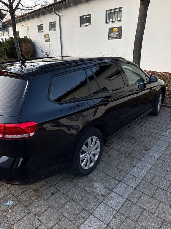Gebraucht VW Passat 150 PS (110 kW) 2018 Schwarz Kombi