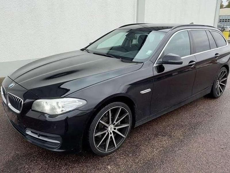 Schwarz Gebraucht 2014 BMW 520 Kombi | 9.700 € (Superpreis) - Bild 1/4