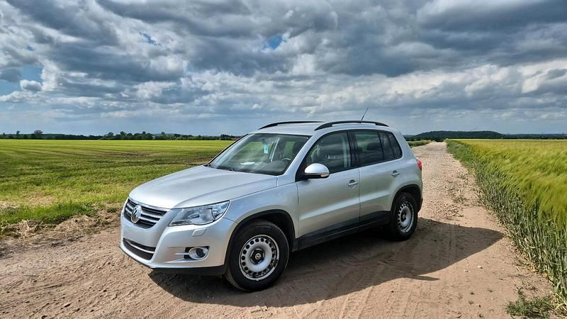 Silber Gebraucht 2009 VW Tiguan Trendline SUV | 8.100 € (Fairer Preis) - Bild 1/4