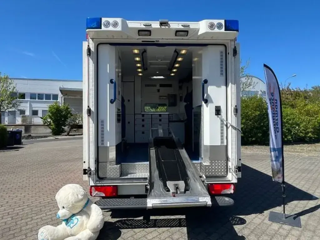 Używany Mercedes Sprinter 190 KM (139 kW) 2016 Biały Van