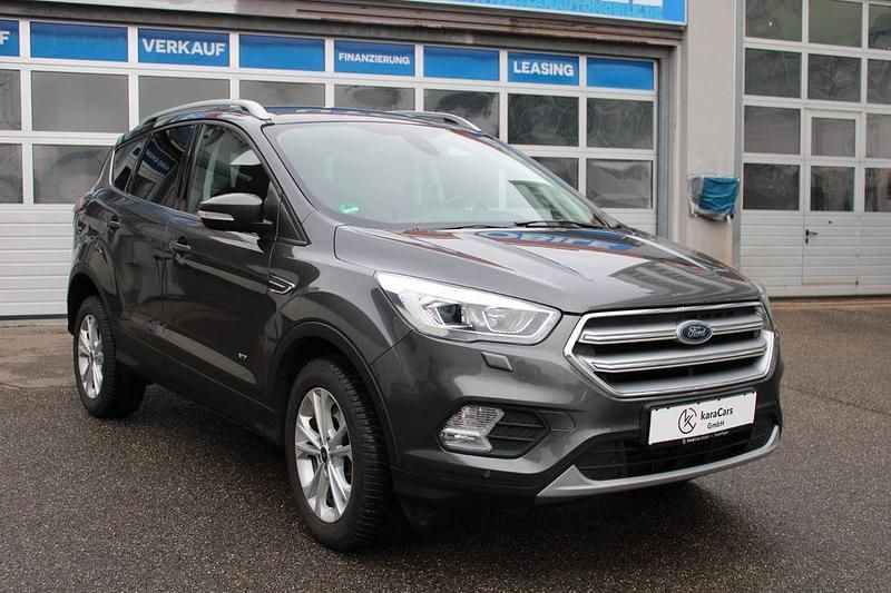 Gebraucht Ford Kuga 150 PS (110 kW) 2018 Grau SUV