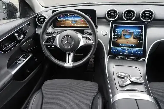 Gebraucht Mercedes C220 Night 200 PS (147 kW) 2022 Schwarz Limousine