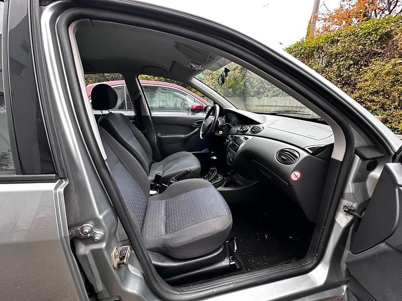 Usata Ford Focus 75 CV (55 kW) 2004 Grigio Berlina