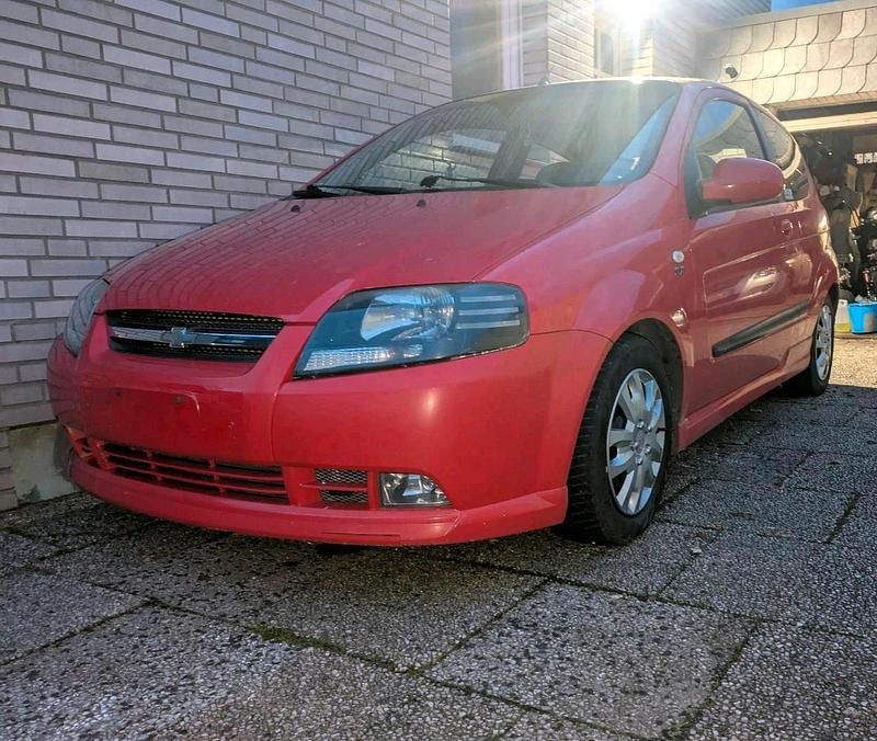 Rot Gebraucht 2005 Chevrolet Kalos SX Limousine | 1.350 € (Fairer Preis) - Bild 1/4