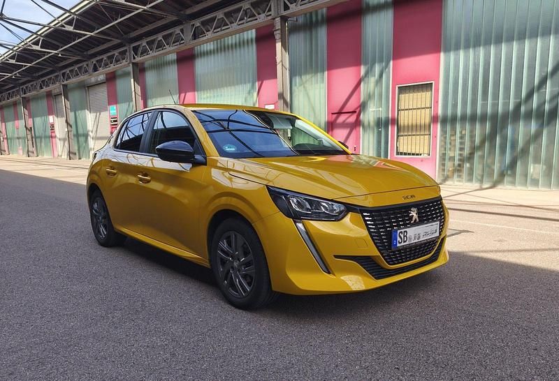 Gelb Gebraucht 2021 Peugeot 208 Kleinwagen | 13.100 € (Fairer Preis) - Bild 1/4