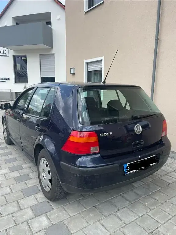 Używany VW Golf III Basis 75 KM (55 kW) 1998 Niebieski Sedan/Limuzyna