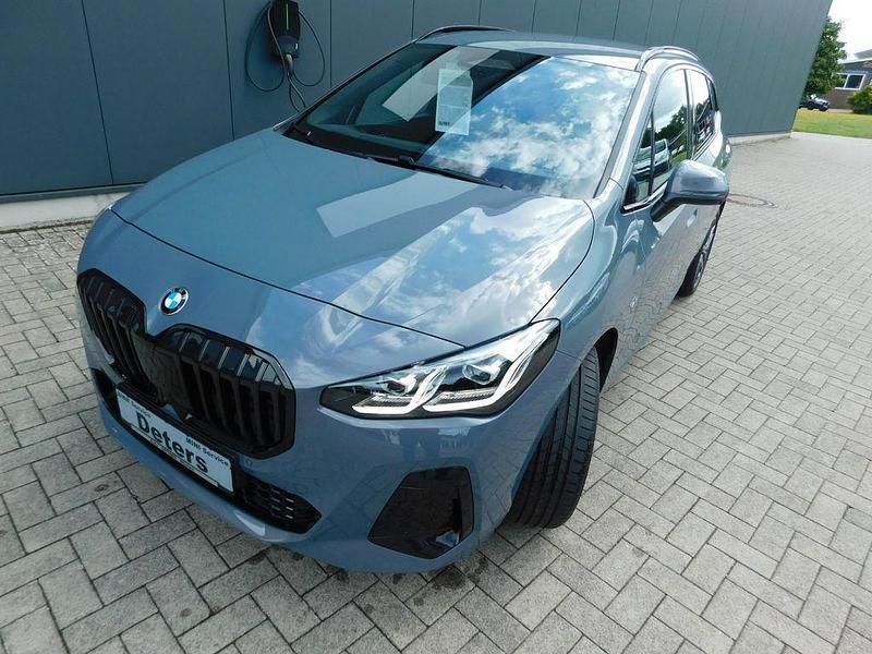 Grau Gebraucht 2024 BMW 218 M Sport Kombi | 32.700 € (Etwas zu teuer) - Bild 1/4