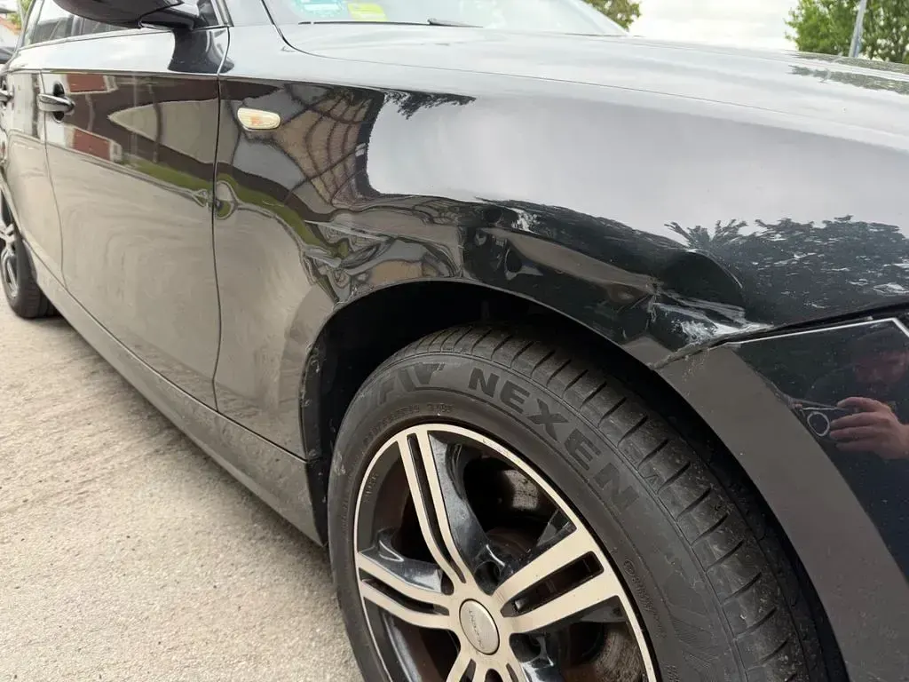 Gebraucht BMW 116 116 PS (85 kW) 2010 Schwarz Kleinwagen