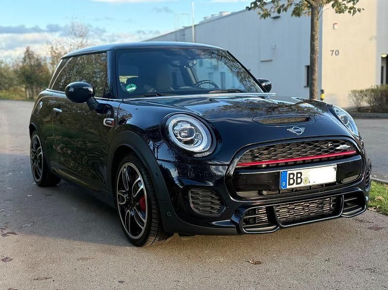 Gebraucht Mini John Cooper Works 231 PS (169 kW) 2021 Blau Kleinwagen