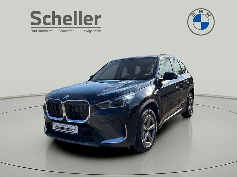 Black sapphire Gebraucht 2024 BMW X1 Shadowline SUV | 35.900 € (Guter Preis) - Bild 1/4