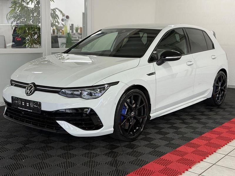 Weiß Gebraucht 2022 VW Golf VIII R Limousine | 33.900 € (Superpreis) - Bild 1/4