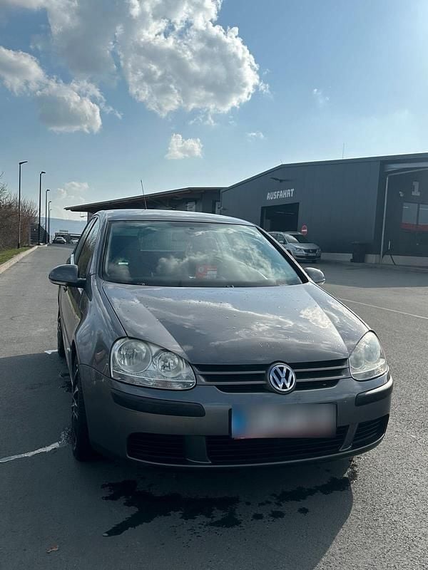 Gebraucht VW Golf V 101 PS (74 kW) 2005 Grau Kleinwagen