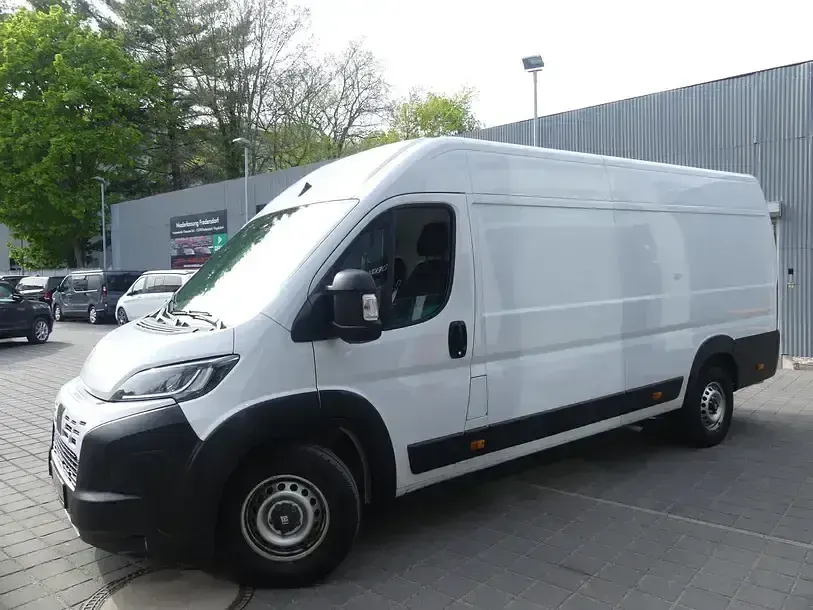 Gebraucht Fiat Ducato 179 PS (131 kW) 2025 Colore esterno (metallic) Van
