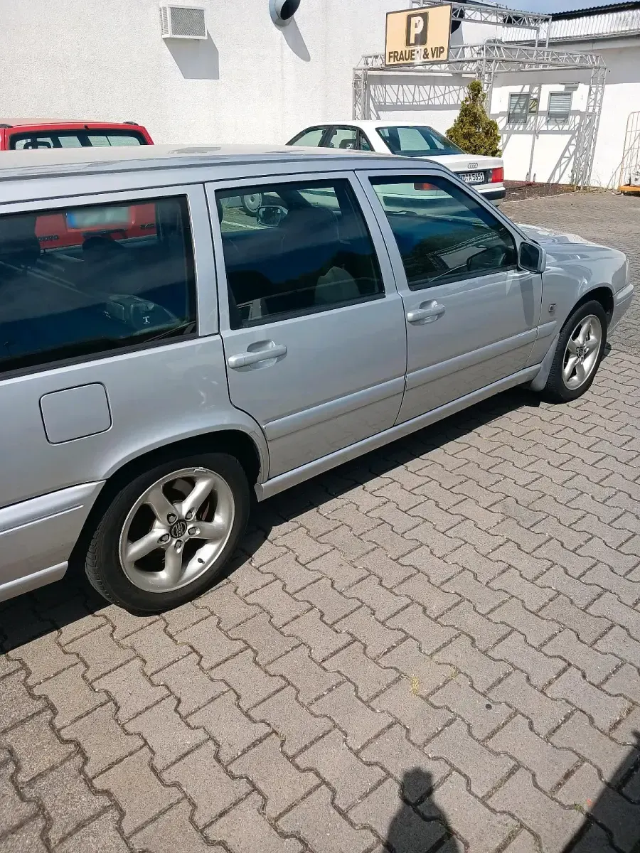 Gebraucht Volvo V70 144 PS (105 kW) 1998 Silber Kombi