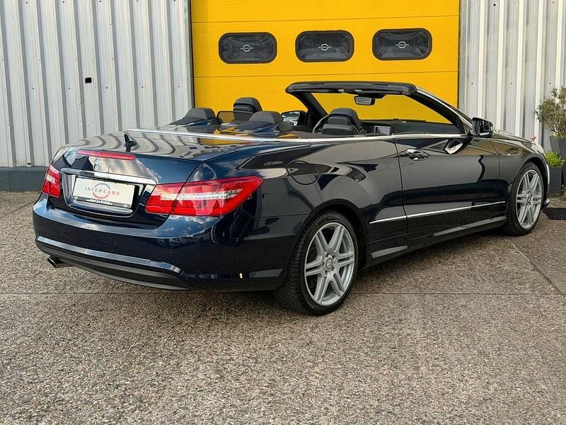 Gebraucht Mercedes E250 AMG line 204 PS (150 kW) 2011 Blau Cabrio