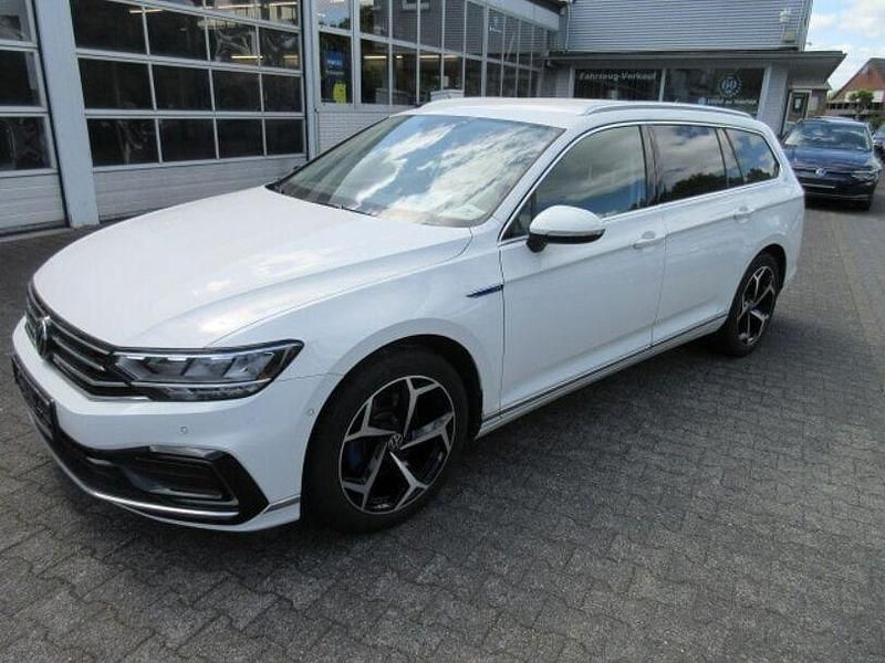 Gebraucht VW Passat GTE 218 PS (160 kW) 2021 Pure white Kombi