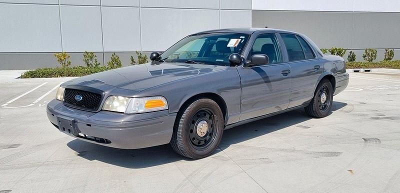 Gebraucht Ford Crown Victoria 250 PS (183 kW) 2009 Grau Limousine