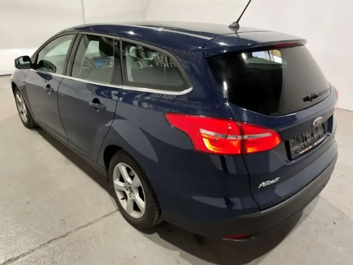 Gebraucht Ford Focus Titanium 150 PS (110 kW) 2017 Blau Kombi