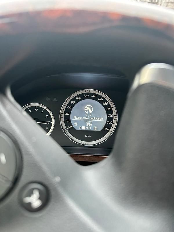 Gebraucht Mercedes E220 170 PS (125 kW) 2011 Blau Kombi