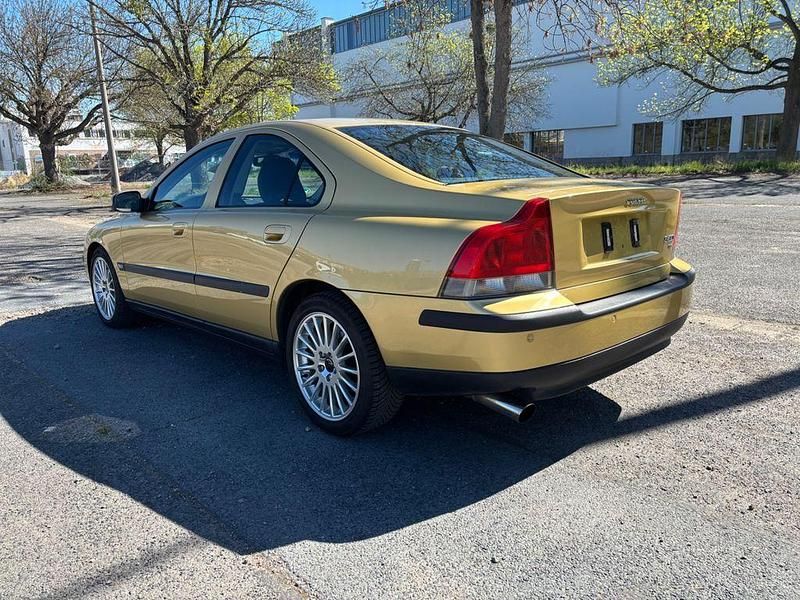 Gebraucht Volvo S60 250 PS (183 kW) 2001 Gold Limousine