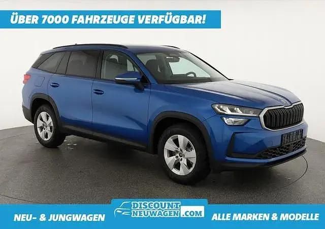 Race blau metallic Neu 2025 Skoda Kodiaq Selection SUV | 46.895 € (Guter Preis) - Bild 1/4