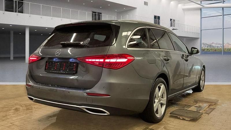 Gebraucht Mercedes C300e Avantgarde 313 PS (230 kW) 2022 Selenitgrau (metallic) Kombi