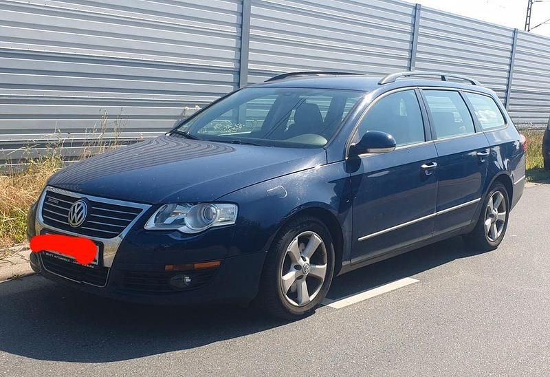 Blau Gebraucht 2008 VW Passat Individual Kombi | 2.999 € (Fairer Preis) - Bild 1/4