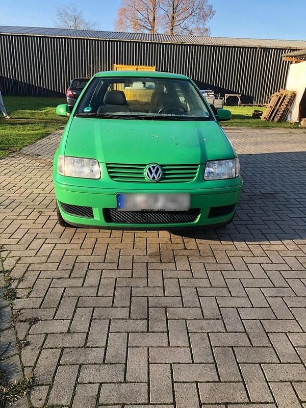 Grün Gebraucht 2001 VW Polo Kleinwagen | 550 € (Superpreis) - Bild 1/4