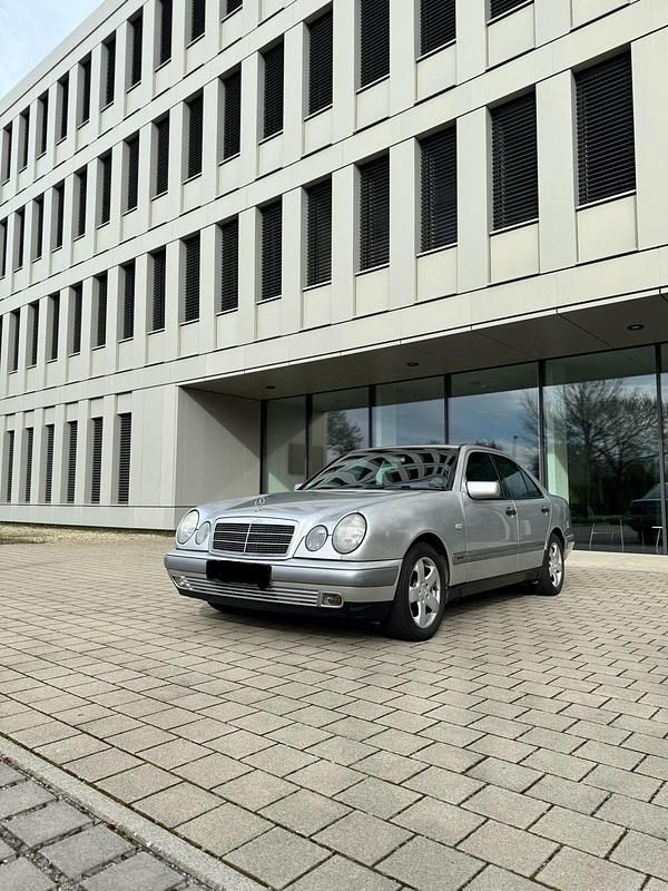 Gebraucht 1997 Mercedes E200 Limousine | 1.300 € (Superpreis) - Bild 1/4