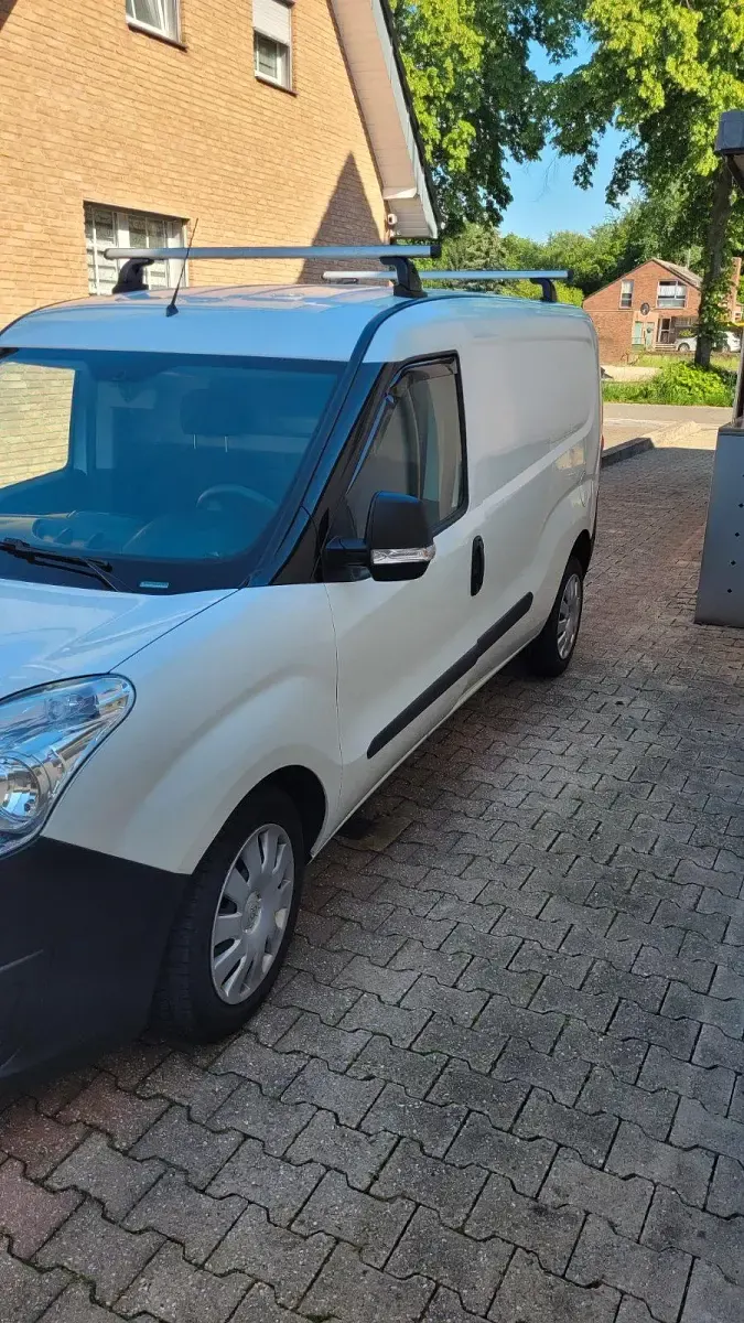 Gebraucht Opel Combo 105 PS (77 kW) 2015 Weiß Van / Kleinbus