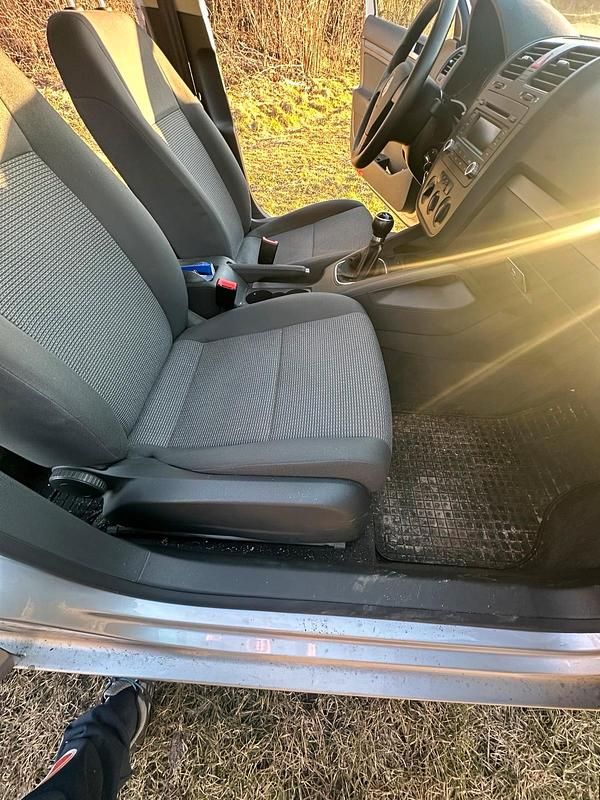 Gebraucht VW Jetta 102 PS (75 kW) 2005 Silber Limousine