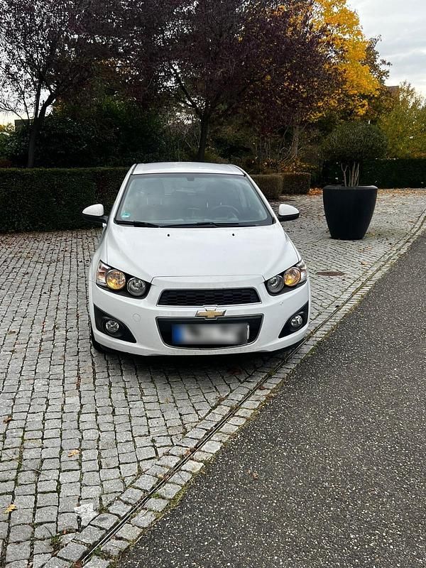 Gebraucht Chevrolet Aveo 116 PS (85 kW) 2012 Weiß Kleinwagen
