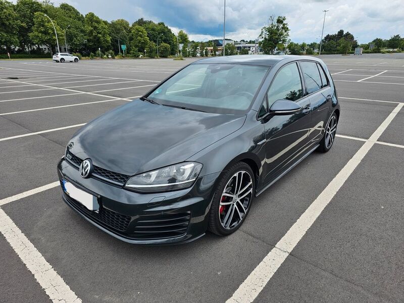 Grau Gebraucht 2016 VW Golf VII GTD Limousine | 14.000 € (Fairer Preis) - Bild 1/4