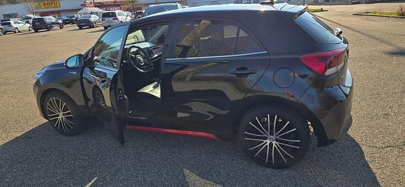 Gebraucht Kia Rio Platinum Edition 120 PS (88 kW) 2017 Schwarz Limousine
