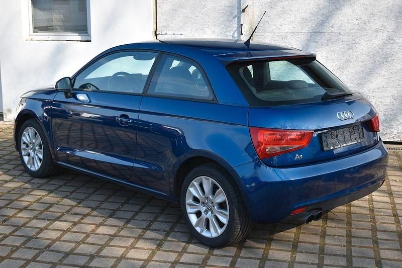 Gebraucht Audi A1 Ambition 122 PS (89 kW) 2010 Blau Kleinwagen