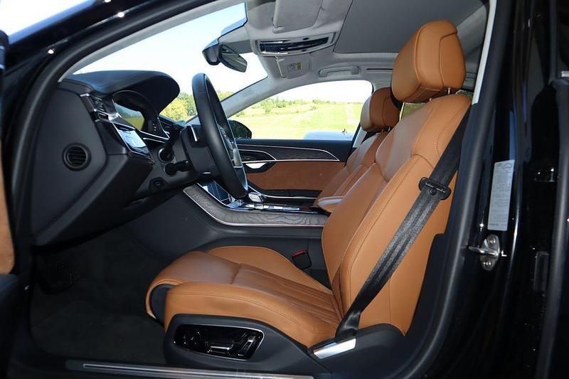 Schwarz Gebraucht 2024 Audi A8 Limousine | 73.800 € (Teuer) - Bild 1/4