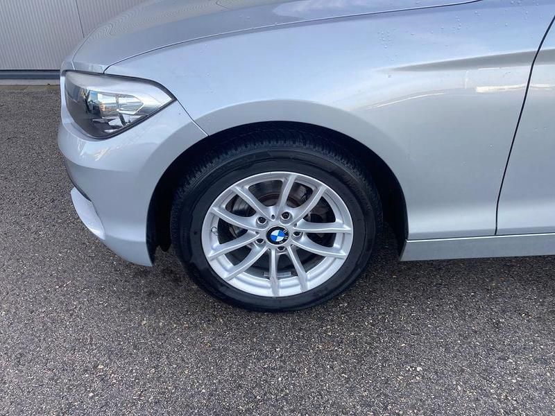 Gebraucht BMW 118 Advantage 136 PS (100 kW) 2015 Silber Kleinwagen