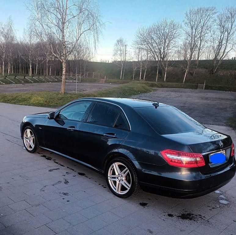 Gebraucht Mercedes E220 170 PS (125 kW) 2010 Grau Limousine