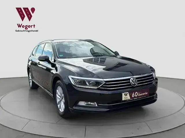 Używany VW Passat R 150 KM (110 kW) 2019 Czarny Kombi