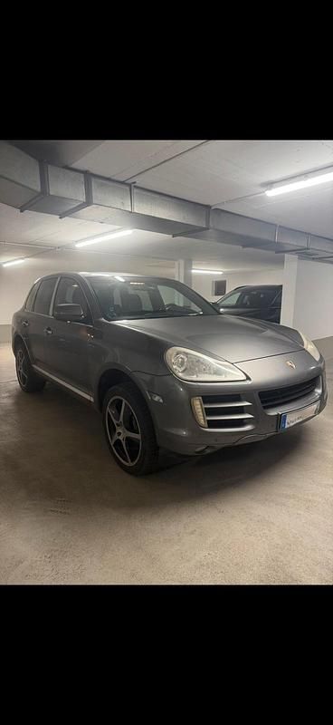Grau Gebraucht 2009 Porsche Cayenne SUV | 8.500 € (Guter Preis) - Bild 1/4