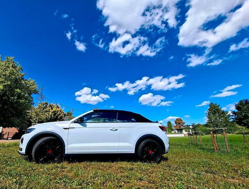 Weiß Gebraucht 2021 VW T-Roc Cabriolet Beats Cabrio | 25.500 € (Guter Preis) - Bild 1/4