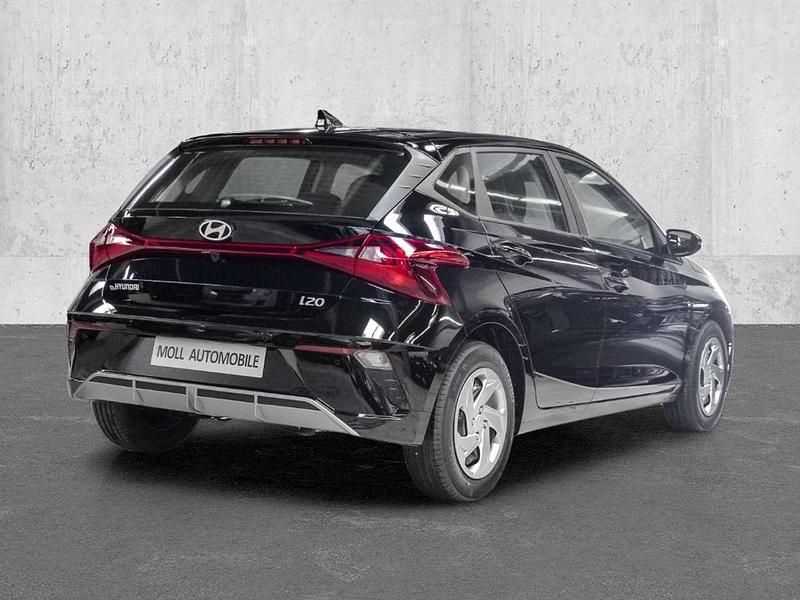 Neu Hyundai i20 Select 101 PS (74 kW) 2025 Phantom black Kleinwagen