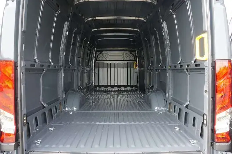 Gebraucht Iveco Daily 175 PS (128 kW) 2023 Grau Van