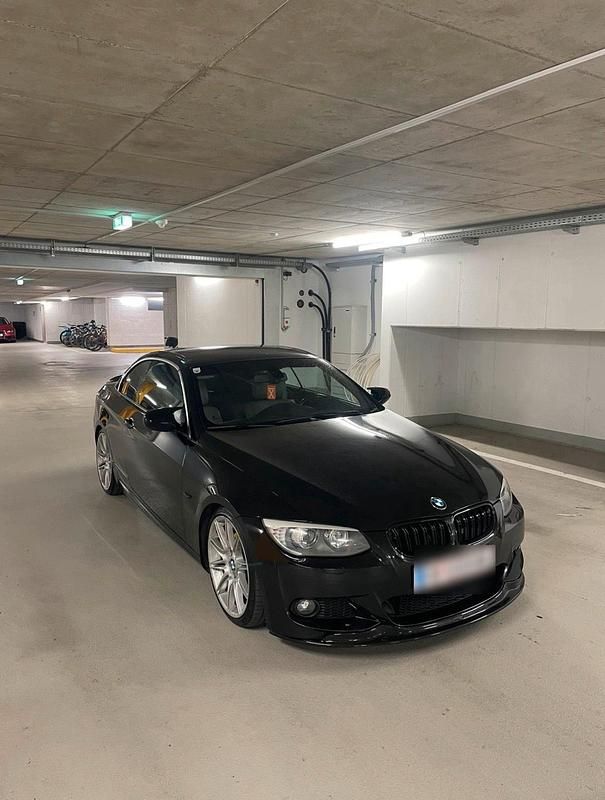 Schwarz Gebraucht 2012 BMW 330 Cabriolet M Sport Cabrio | 13.500 € (Fairer Preis) - Bild 1/4