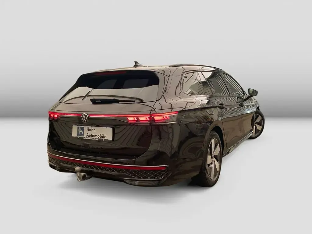Gebraucht VW Passat R-line 150 PS (110 kW) 2025 Grenadillschwarz metallic Kombi