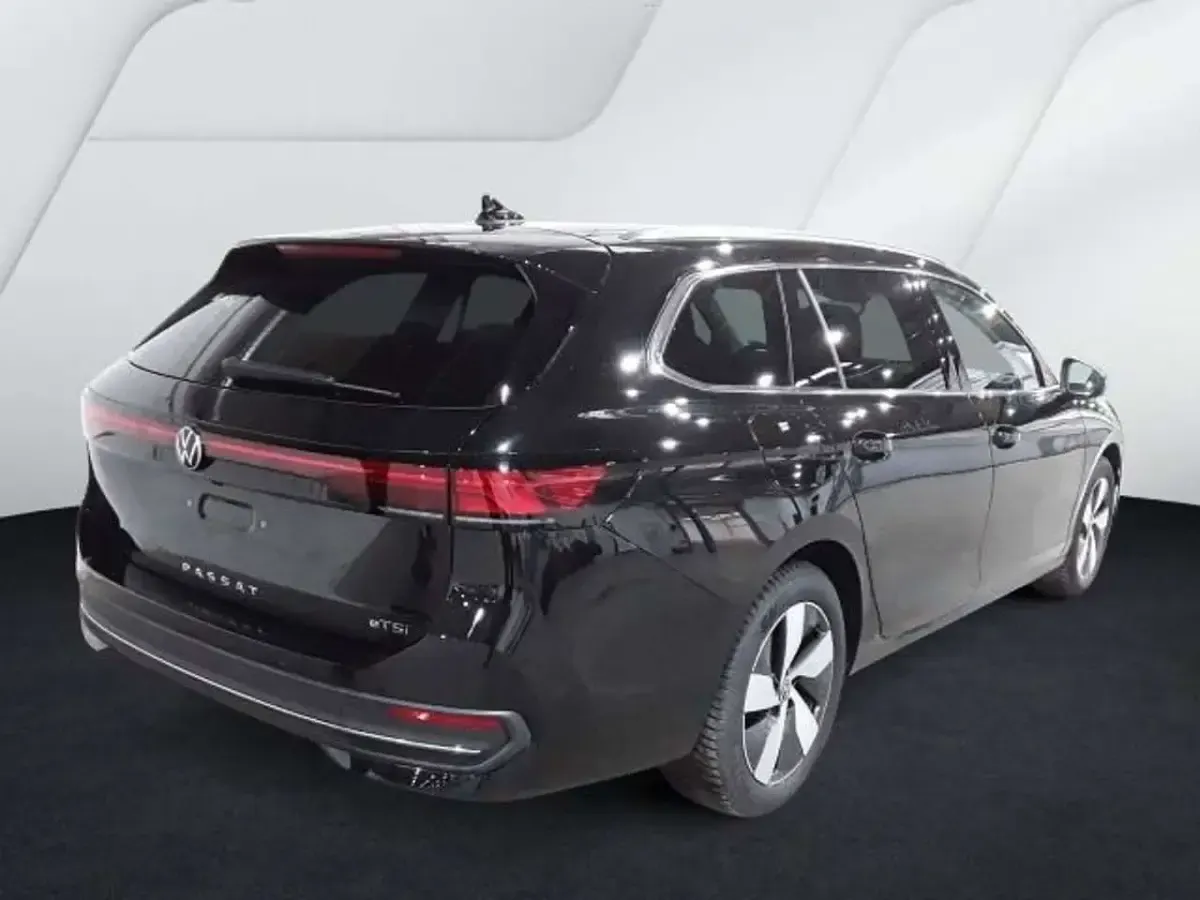 Gebraucht VW Passat Business 150 PS (110 kW) 2025 Grenadillschwarz metallic Kombi